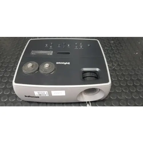 INFOCUS IN2104 DLP VGA S-Video XGA INFOCUS IN2104 DLP VGA S-Video XGA